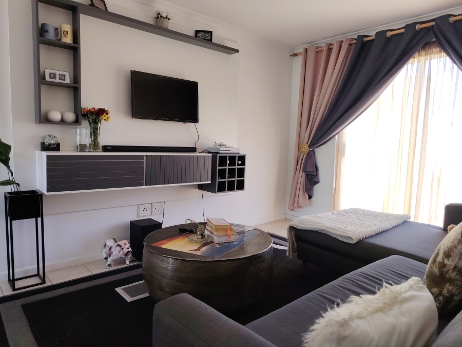 To Let 2 Bedroom Property for Rent in Sir Lowrys Pass Village Western Cape